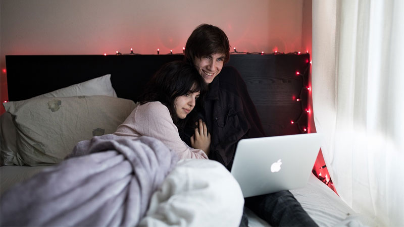 Netflix and Chill Là Gì?